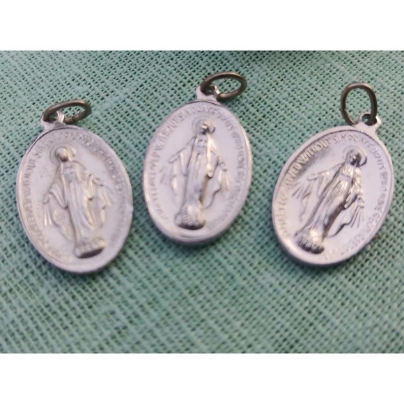 Vintage Catholic Prayer/Worship Lot // Rosary Collection - Picture 4 of 5